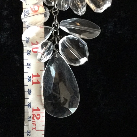 Necklace with clear beads. - Picture 4 of 4